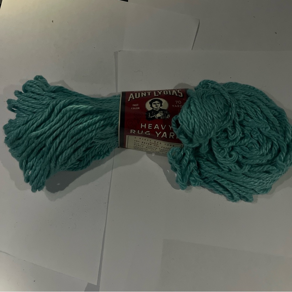 AUNT LYDIA’S HEAVY RUG CRAFT YARN 1 SKEIN TURQUOISE